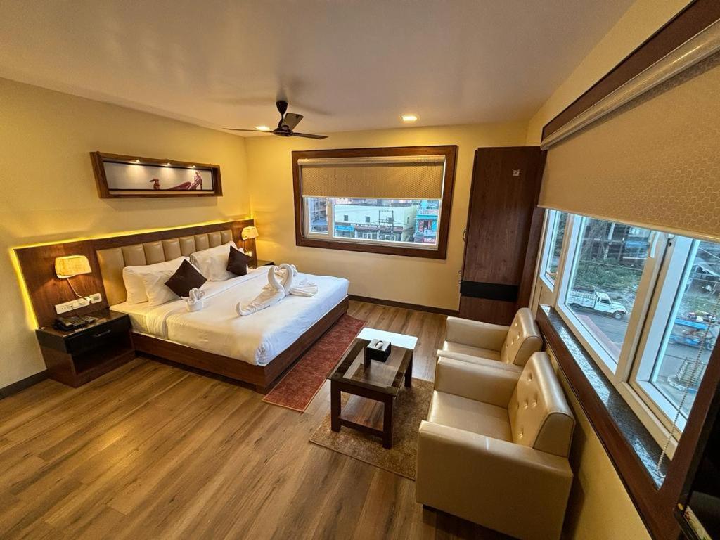 Hotel Golden Orbit Asansol Ngoại thất bức ảnh